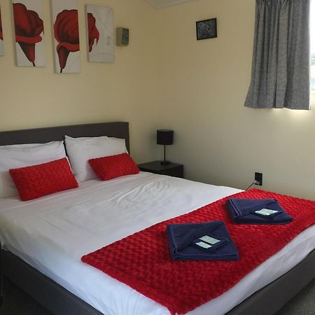 Otorohanga Kiwi Holiday Park Exterior photo