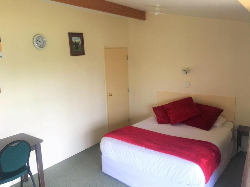 Otorohanga Kiwi Holiday Park Exterior photo