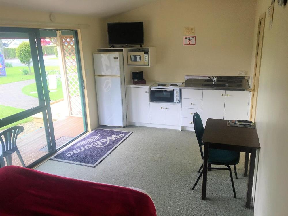 Otorohanga Kiwi Holiday Park Exterior photo