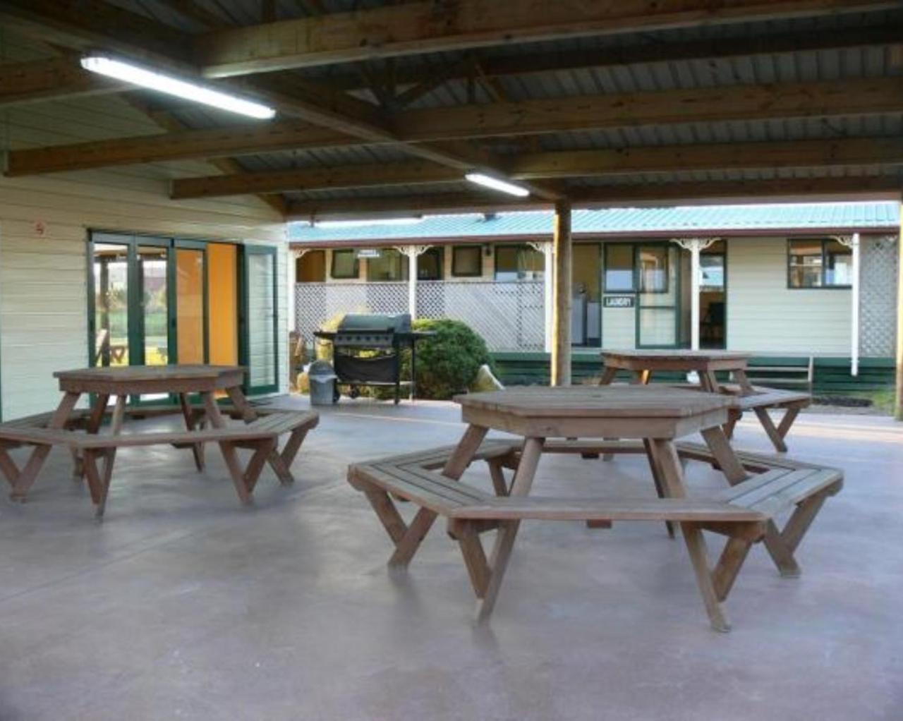Otorohanga Kiwi Holiday Park Exterior photo