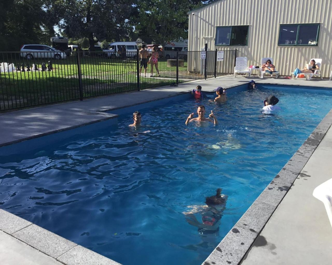 Otorohanga Kiwi Holiday Park Exterior photo